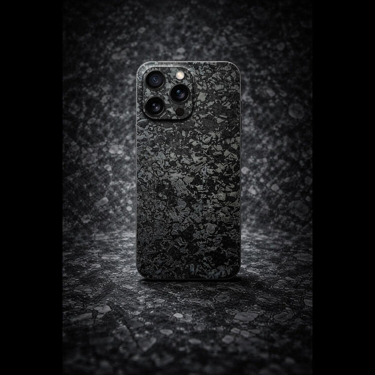 Αυτοκόλλητο Skin Προστασίας Πλάτης iPhone 16 Gams Premium Vinyl Skin Back Plate - Forged Carbon (GAMS-VNL-SKIN-FC-001-086)