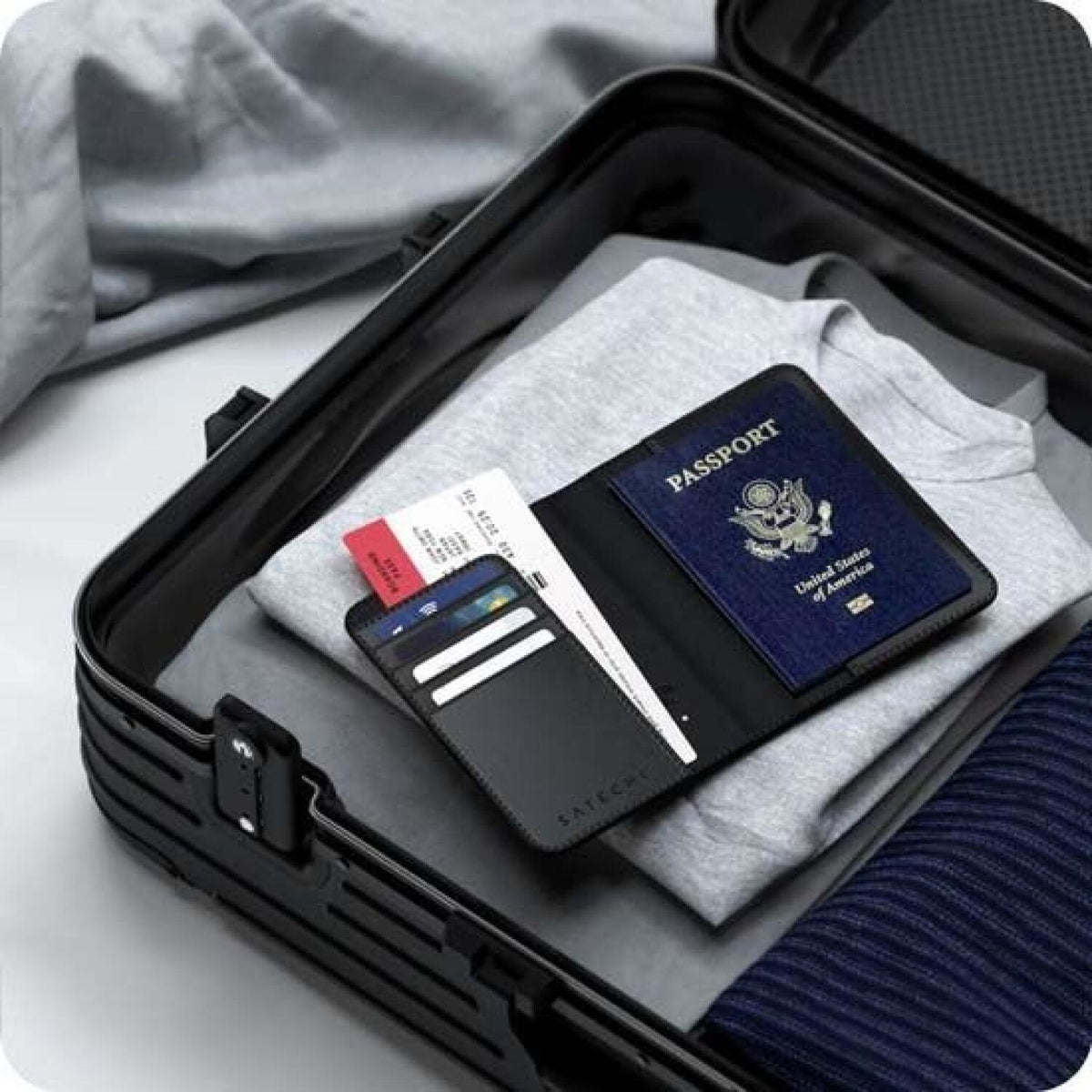 Θήκη Διαβατηρίου Satechi FindAll Passport Cover Επαναφορτιζόμενη Αντικλεπτική από Vegan Δέρμα με RFID & Συμβατότητα Apple Fin